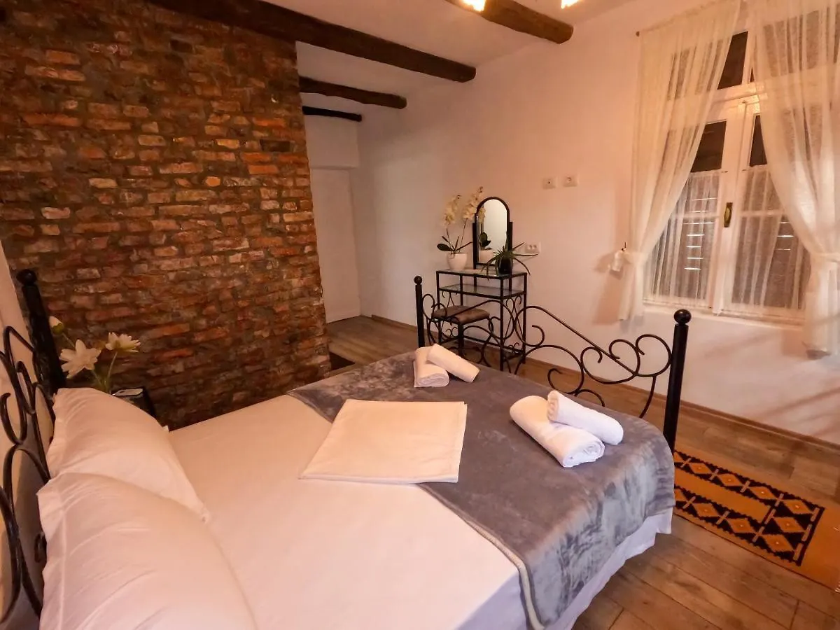 Intown Guesthouse Shkodra