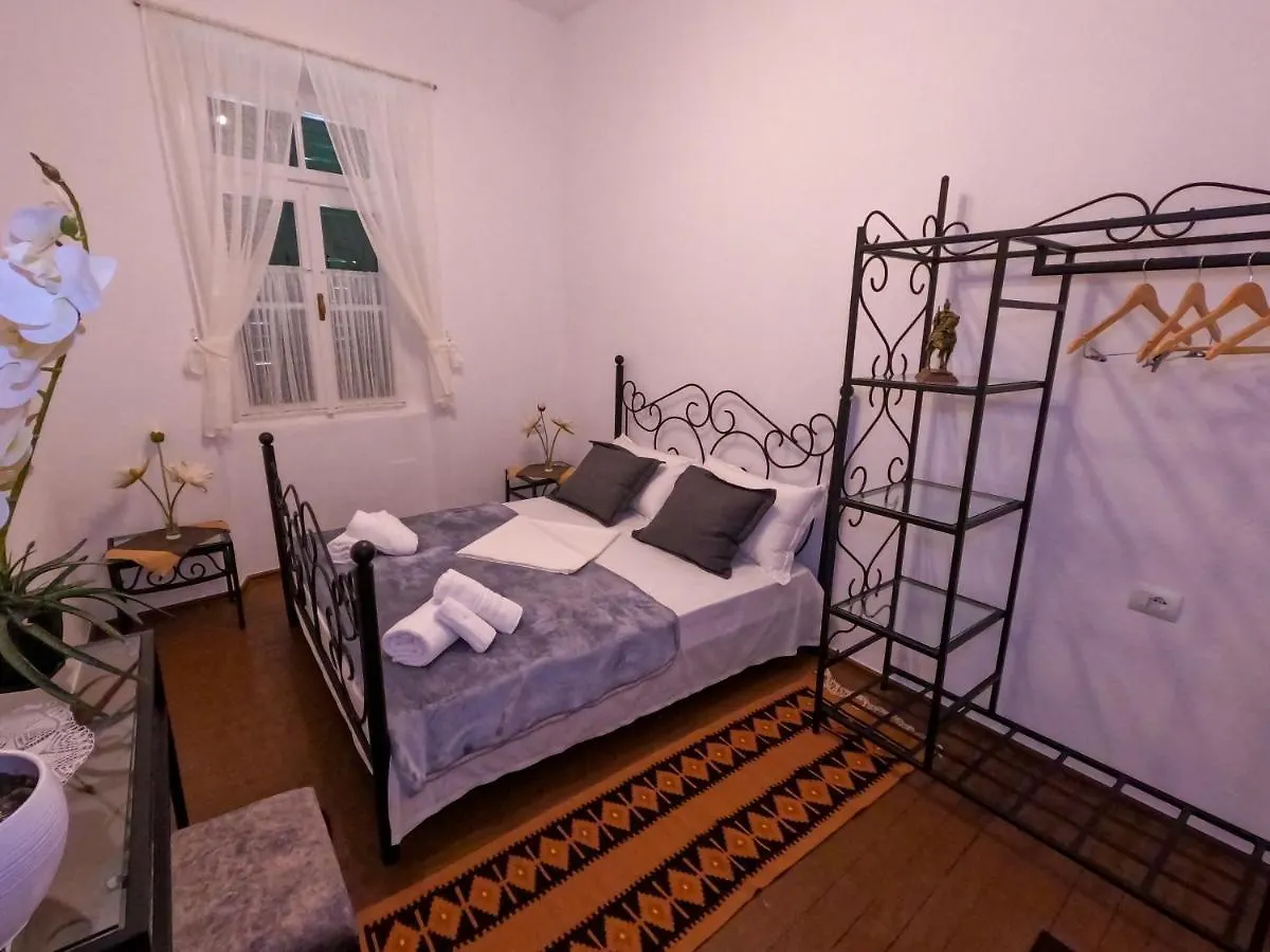 Gasthof Intown Guesthouse Shkodra