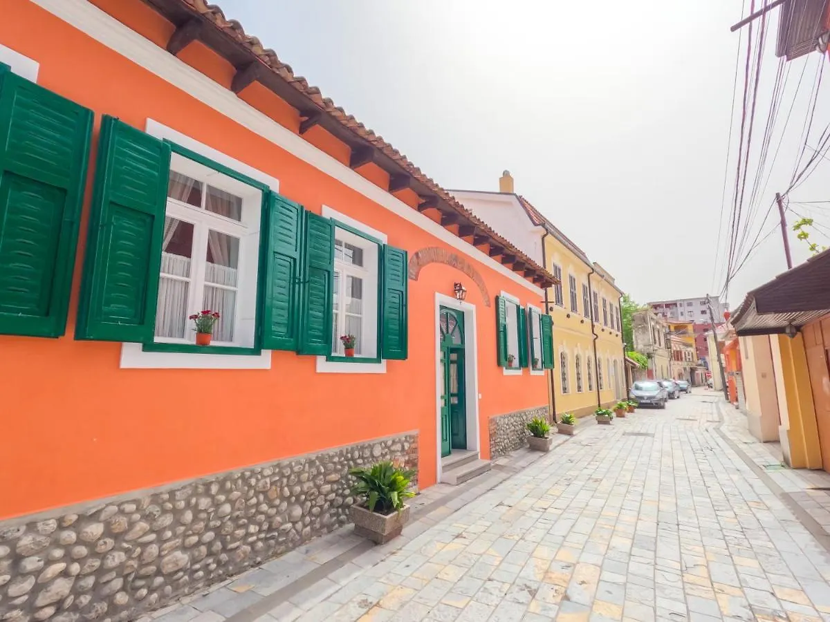 Intown Guesthouse Shkodra 0*,