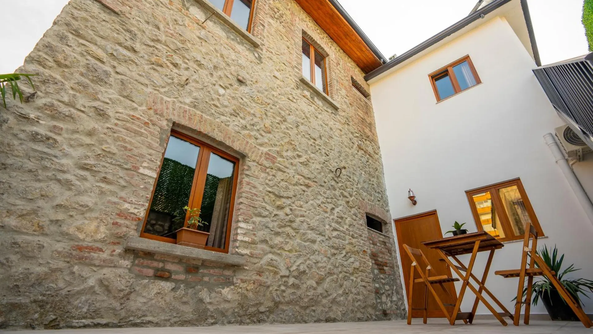 Intown Guesthouse Shkodra 0*,  Albanien