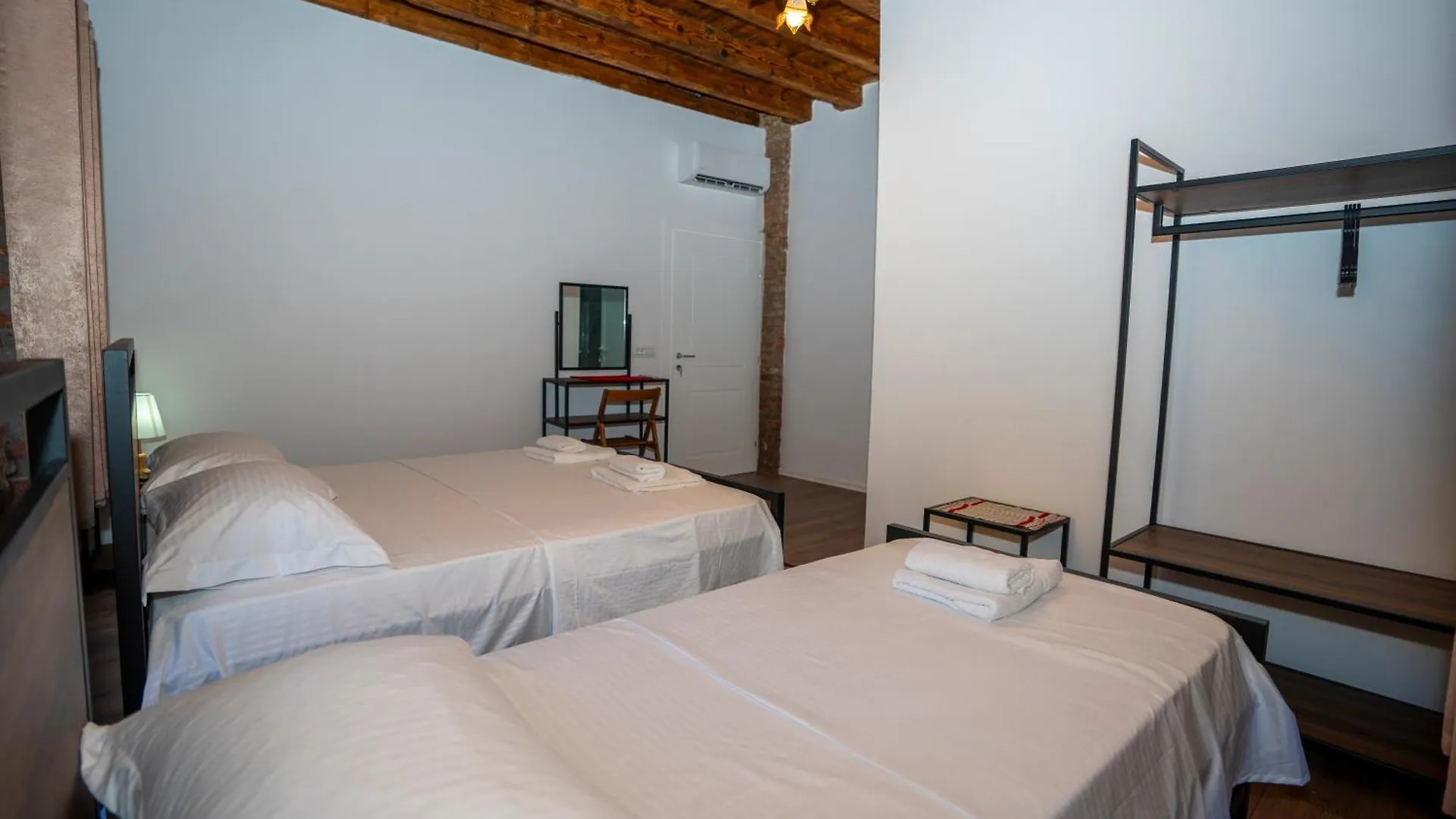 Intown Guesthouse Shkodra