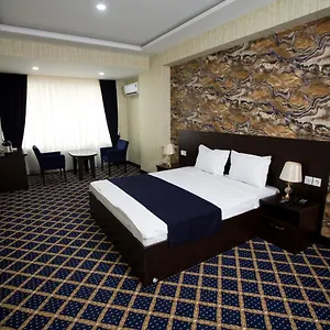 https://kristal-inn-hotel.aboutbakuhotels.com
