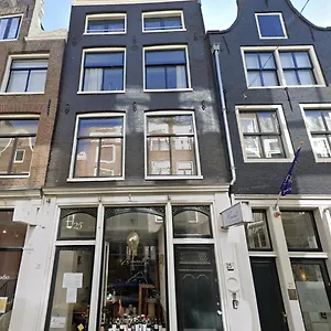 https://twenty-five-bnb.amsterdamhotelsnl.com